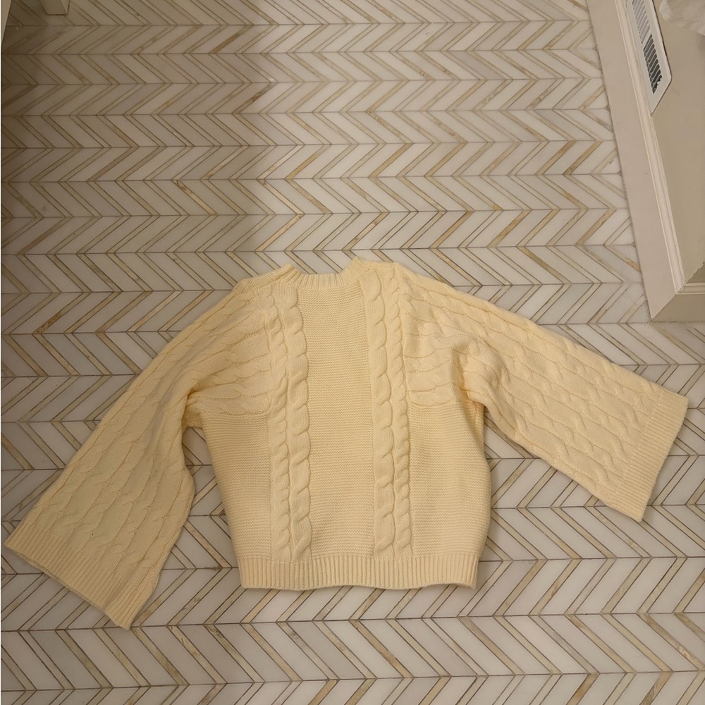 Source Unknown Soft Yellow Cable Knit Sweater - Picture 4 of 5